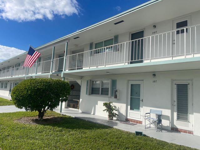 1117 Lake Terrace F-207, Boynton Beach, FL 33426
