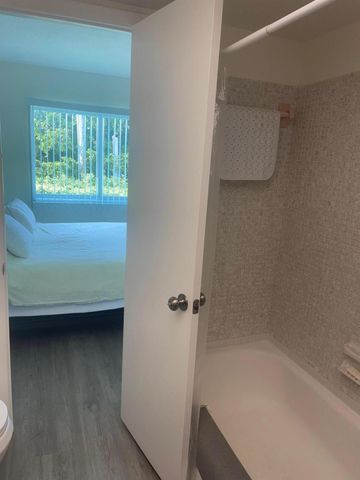 1117 Lake Terrace F-207, Boynton Beach, FL 33426