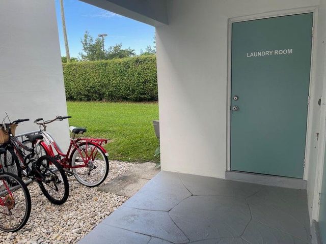 1117 Lake Terrace F-207, Boynton Beach, FL 33426