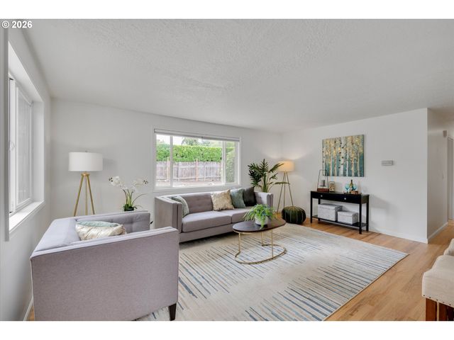 12450 Sw BELL Ct, Tigard, OR 97223