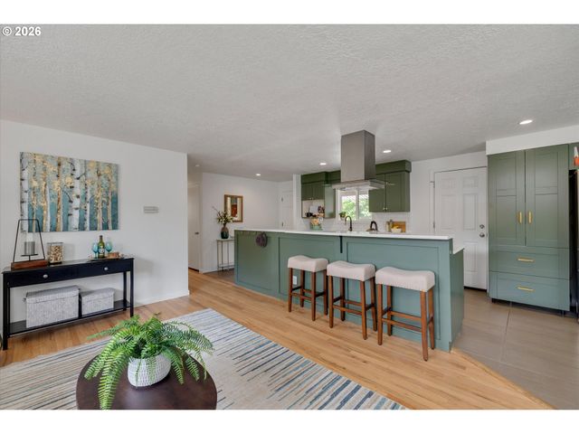 12450 Sw BELL Ct, Tigard, OR 97223