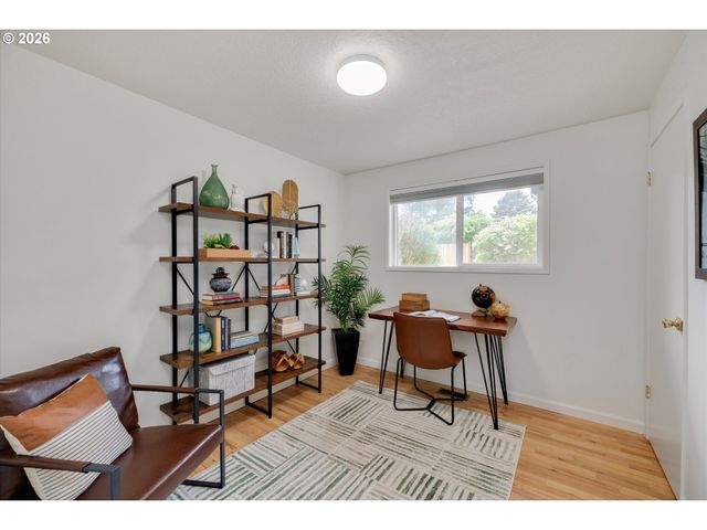 12450 Sw BELL Ct, Tigard, OR 97223
