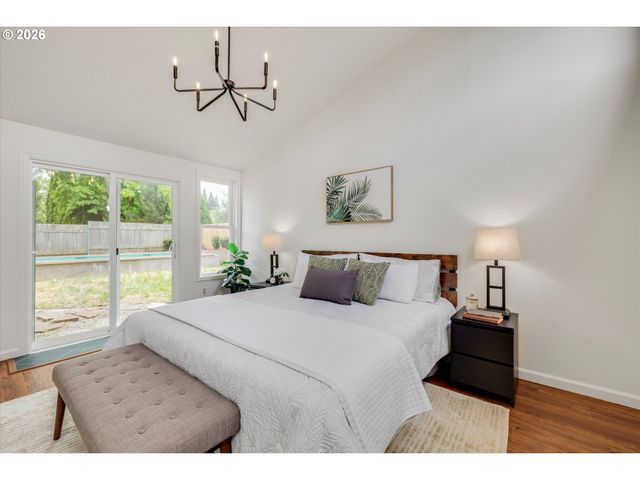 12450 Sw BELL Ct, Tigard, OR 97223