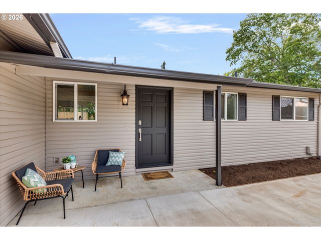 12450 Sw BELL Ct, Tigard, OR 97223