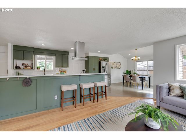 12450 Sw BELL Ct, Tigard, OR 97223