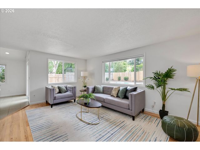 12450 Sw BELL Ct, Tigard, OR 97223