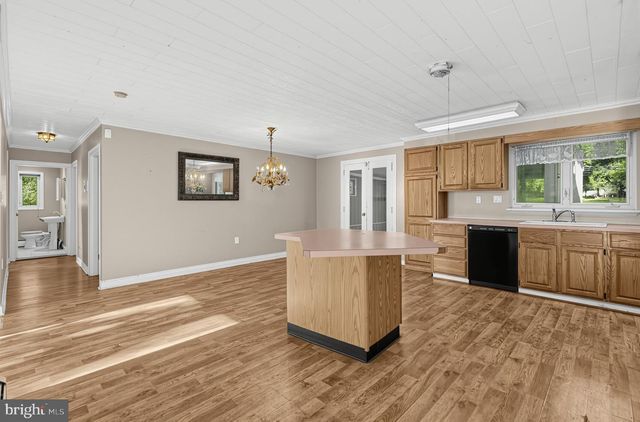 2155 KINGSWOOD LN, Broomall, PA 19008