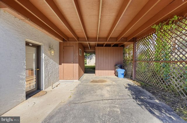2155 KINGSWOOD LN, Broomall, PA 19008