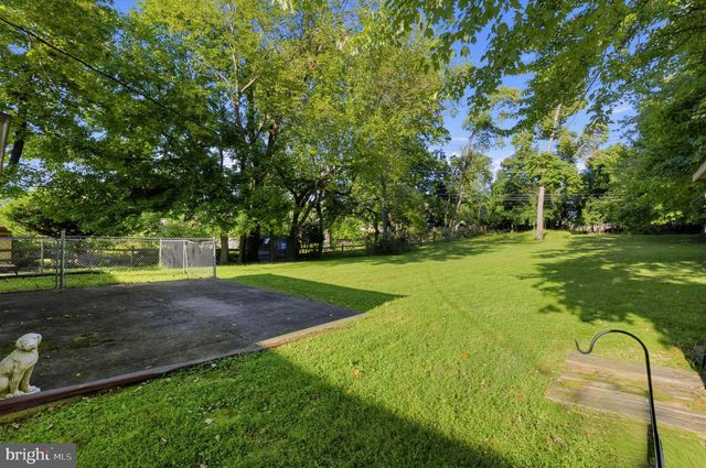 2155 KINGSWOOD LN, Broomall, PA 19008