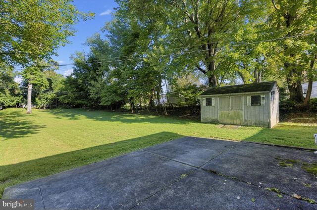 2155 KINGSWOOD LN, Broomall, PA 19008