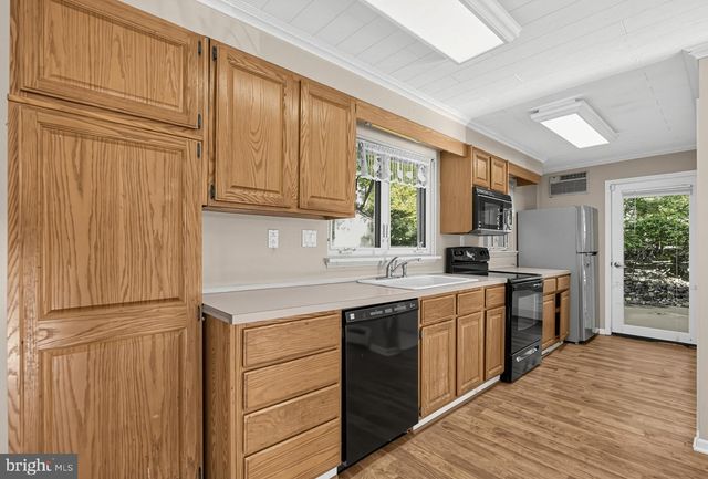 2155 KINGSWOOD LN, Broomall, PA 19008