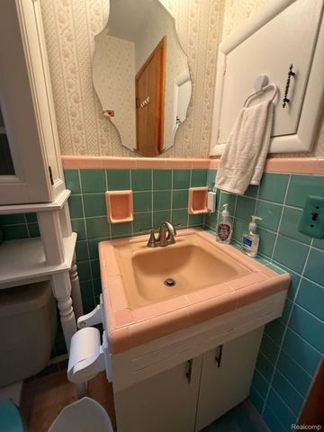 377 Wellington Crescent Boulevard, Mt Clemens, MI 48043