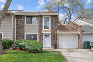 1624 E Waterford Lane 1624, Palatine, IL 60074