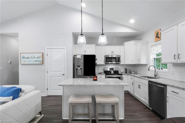 1206 Deerfield Drive, Reidsville, NC 27320