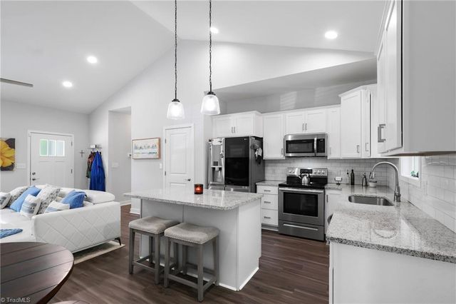 1206 Deerfield Drive, Reidsville, NC 27320