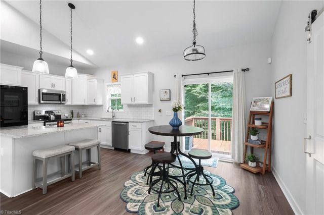 1206 Deerfield Drive, Reidsville, NC 27320