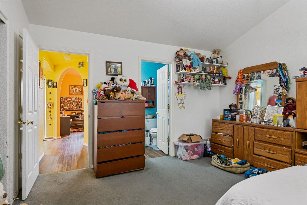 Image 12 of property listing at 2642 Sheffield Drive, Missoula, MT 59808
