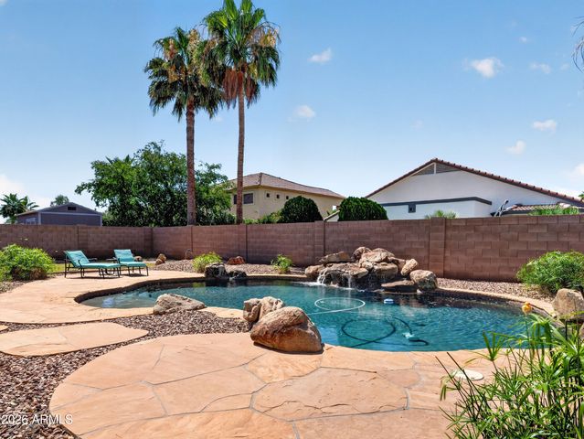 43251 W CYDNEE Drive, Maricopa, AZ 85138