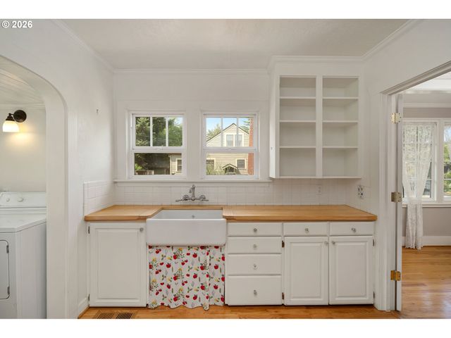 4737 Ne 31ST Ave, Portland, OR 97211