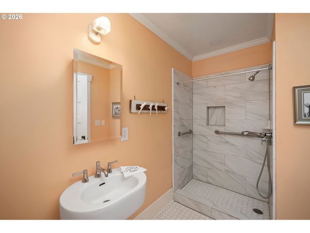 4737 Ne 31ST Ave, Portland, OR 97211