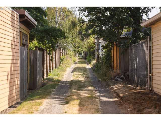 4737 Ne 31ST Ave, Portland, OR 97211