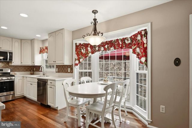 7001 EBBTIDE LN, Burke, VA 22015