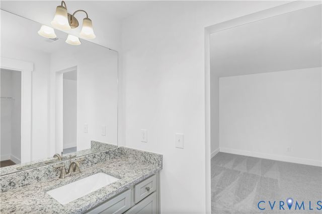 10243 Szalay Ln, Ashland, VA 23005