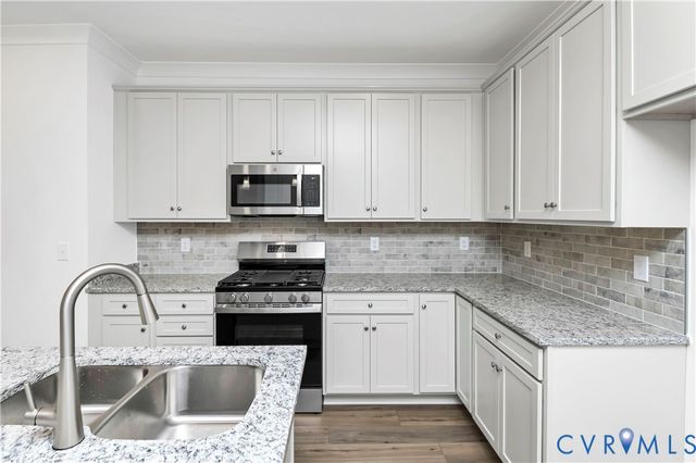 10243 Szalay Ln, Ashland, VA 23005