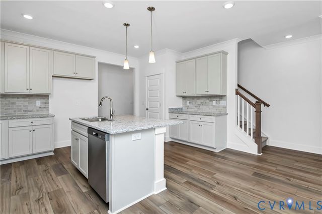10243 Szalay Ln, Ashland, VA 23005
