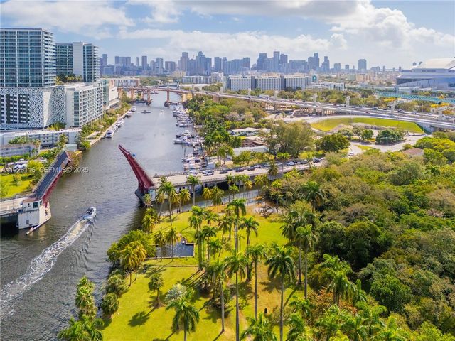 1884 NW 15th St, Miami, FL 33125