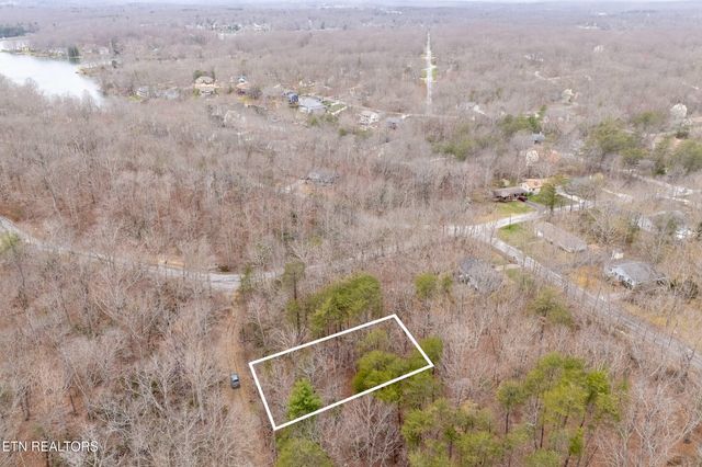 106 Warrington Rd, Crossville, TN 38558