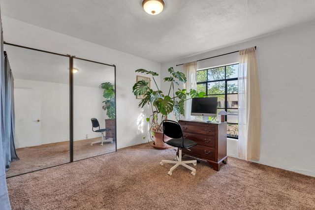 910 Headingly Avenue NW, Albuquerque, NM 87107