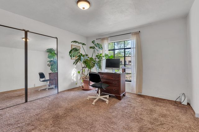 910 Headingly Avenue NW, Albuquerque, NM 87107