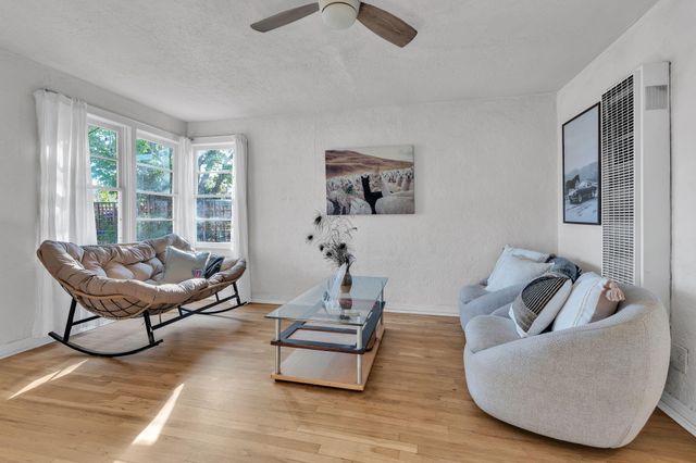 910 Headingly Avenue NW, Albuquerque, NM 87107