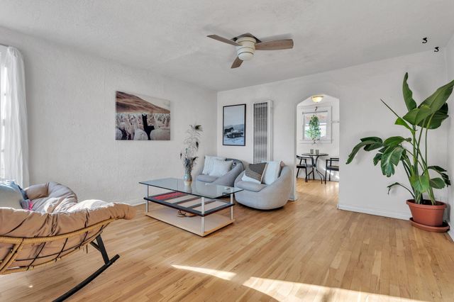 910 Headingly Avenue NW, Albuquerque, NM 87107