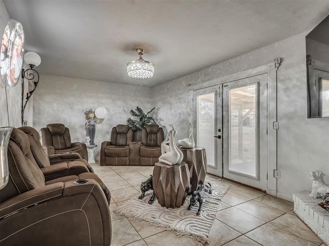 6317 Futurity Drive, Harrah, OK 73045