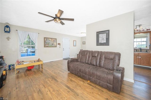 2720 Lake Cohoon RD, Suffolk, VA 23434