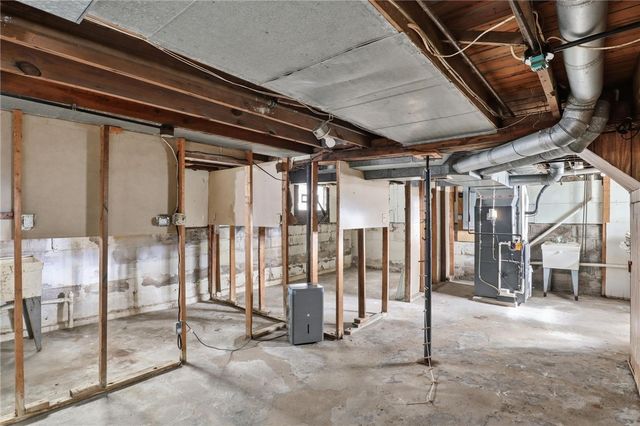 34 Van Bergh Avenue, Rochester, NY 14610