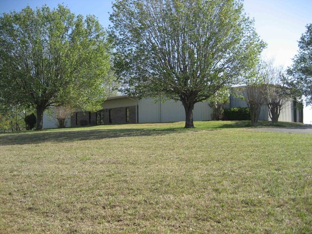 202 PERRY ST, Milledgeville, TN 38359