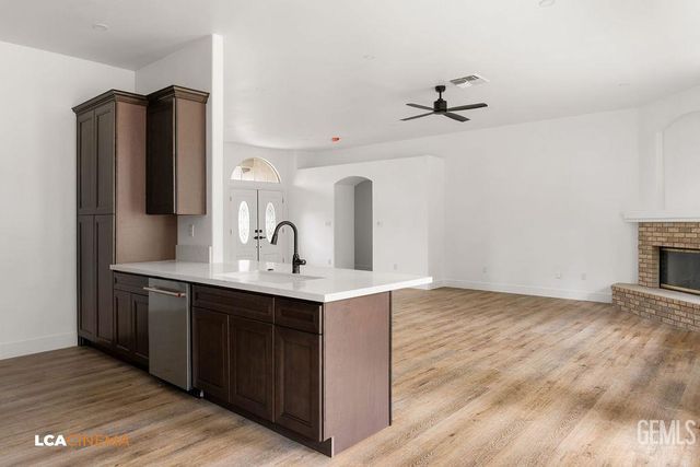 10723 Iron Creek Avenue, Bakersfield, CA 93312