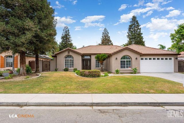 10723 Iron Creek Avenue, Bakersfield, CA 93312