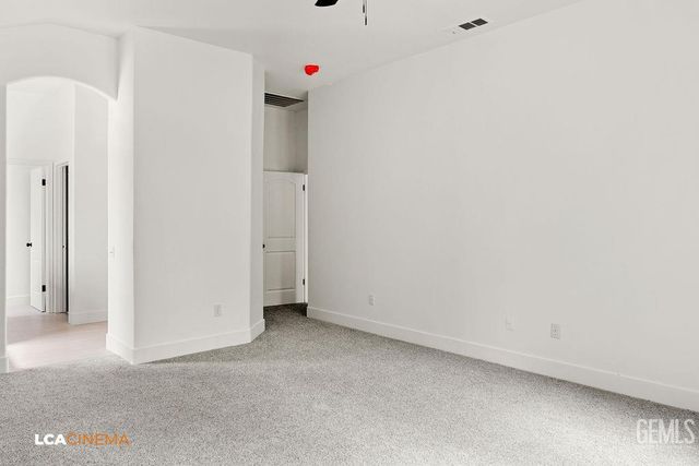 10723 Iron Creek Avenue, Bakersfield, CA 93312