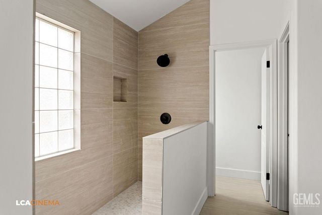 10723 Iron Creek Avenue, Bakersfield, CA 93312