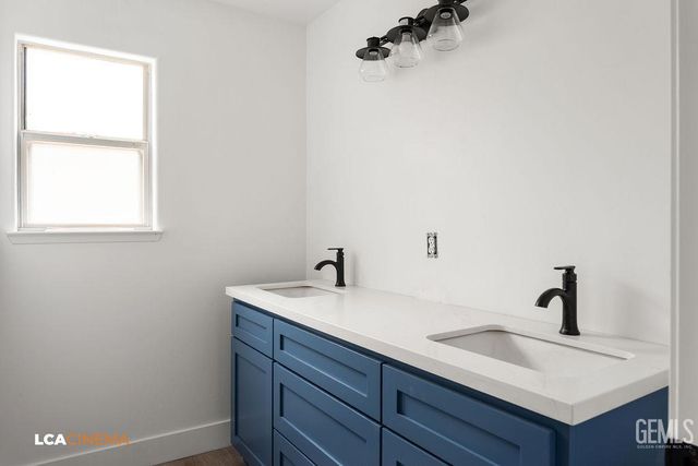 10723 Iron Creek Avenue, Bakersfield, CA 93312