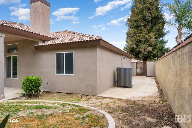 10723 Iron Creek Avenue, Bakersfield, CA 93312