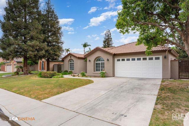 10723 Iron Creek Avenue, Bakersfield, CA 93312