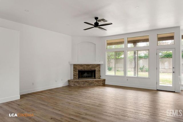 10723 Iron Creek Avenue, Bakersfield, CA 93312