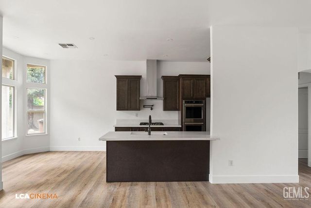 10723 Iron Creek Avenue, Bakersfield, CA 93312