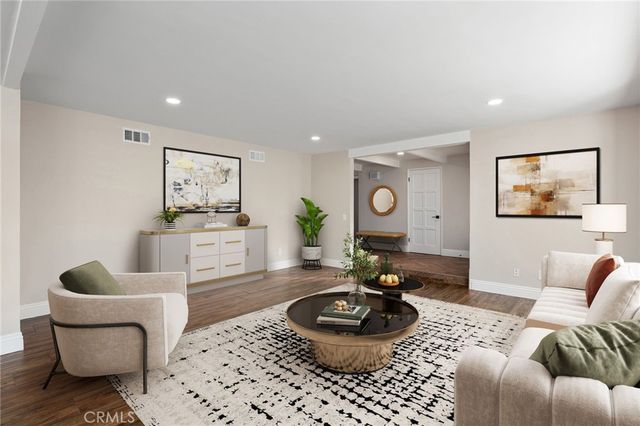 514 N Valley Center Avenue, Glendora, CA 91741