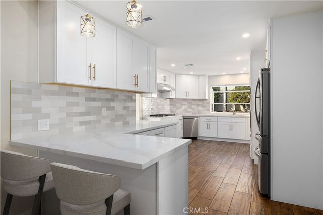 514 N Valley Center Avenue, Glendora, CA 91741